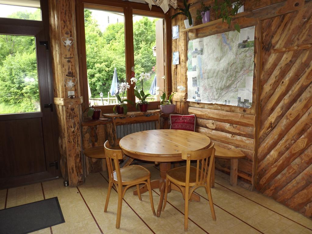 Bar Hotel Restaurant Le Margeriaz Les Déserts Exteriér fotografie
