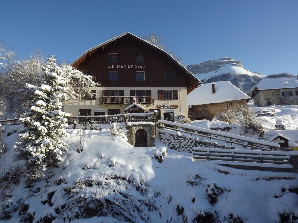 Bar Hotel Restaurant Le Margeriaz Les Déserts Exteriér fotografie